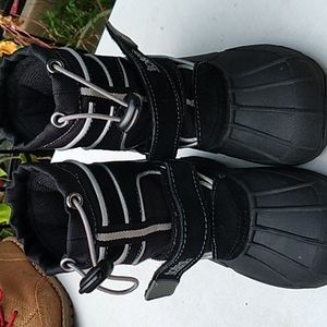 Size 7 toddler snow boots